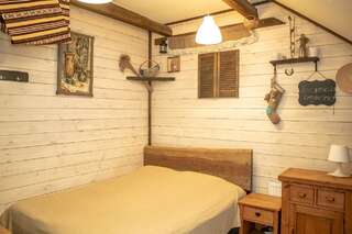 Гостевой дом Усадьба Беловежское Поместье Каменюки Двухместный номер с 1 кроватью и собственной ванной комнатой-2
